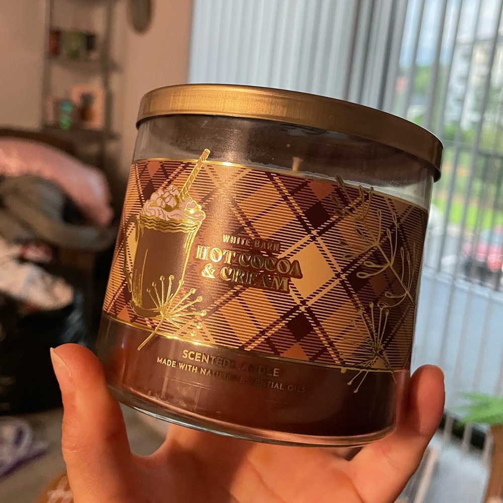 White Barn Hot Cocoa & Crème Candle